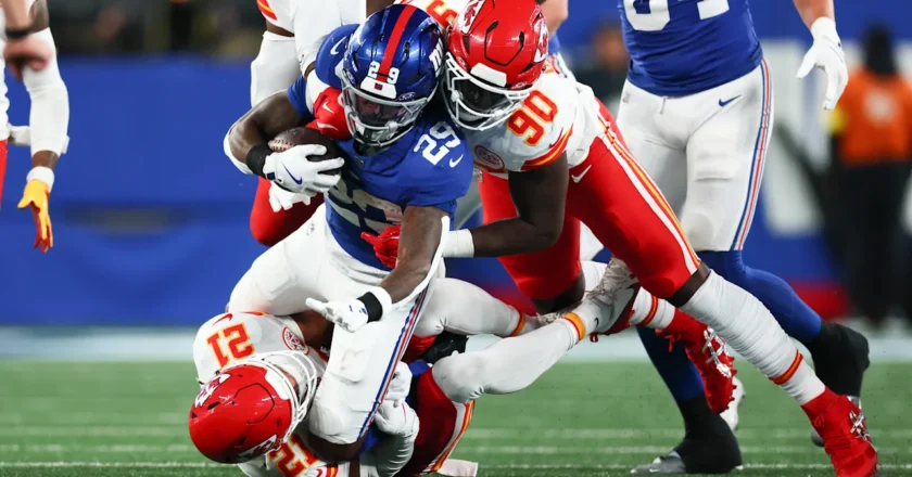 How to Watch NFL Games in 2025 – Full TV Channels & Streaming Guide